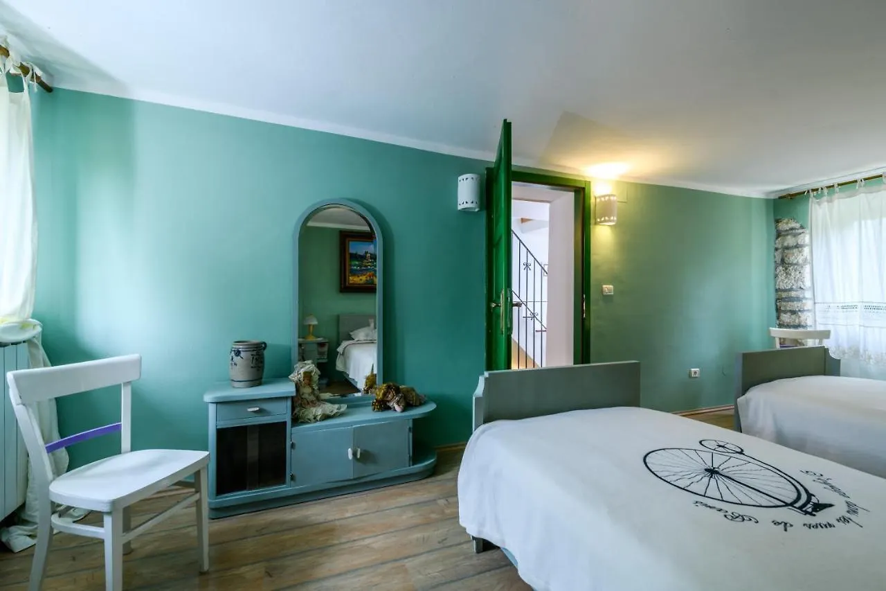 Rural Home Oriana Manjadvorci Holiday home